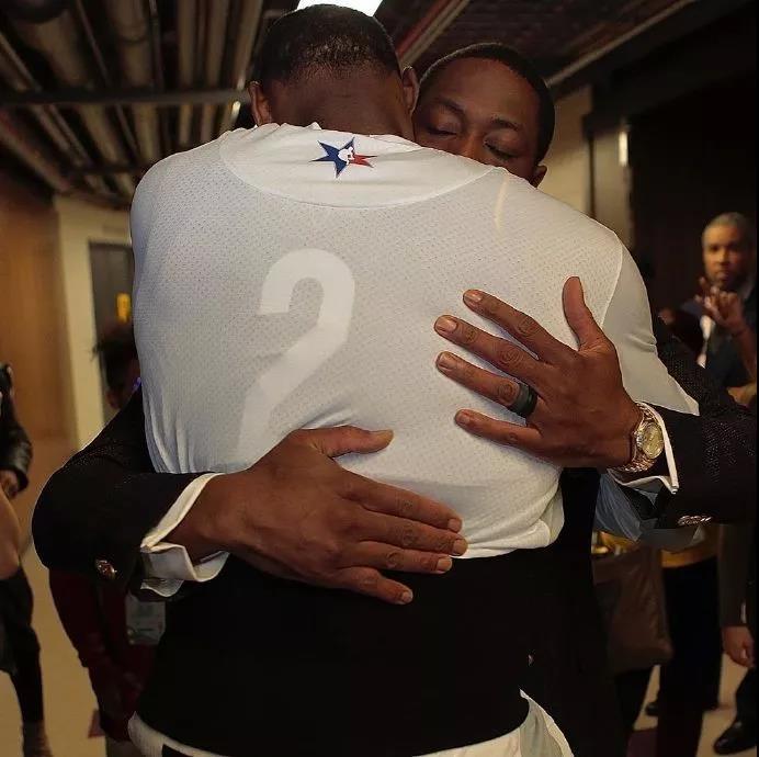 前锋脚踝扭 前锋脚踝扭