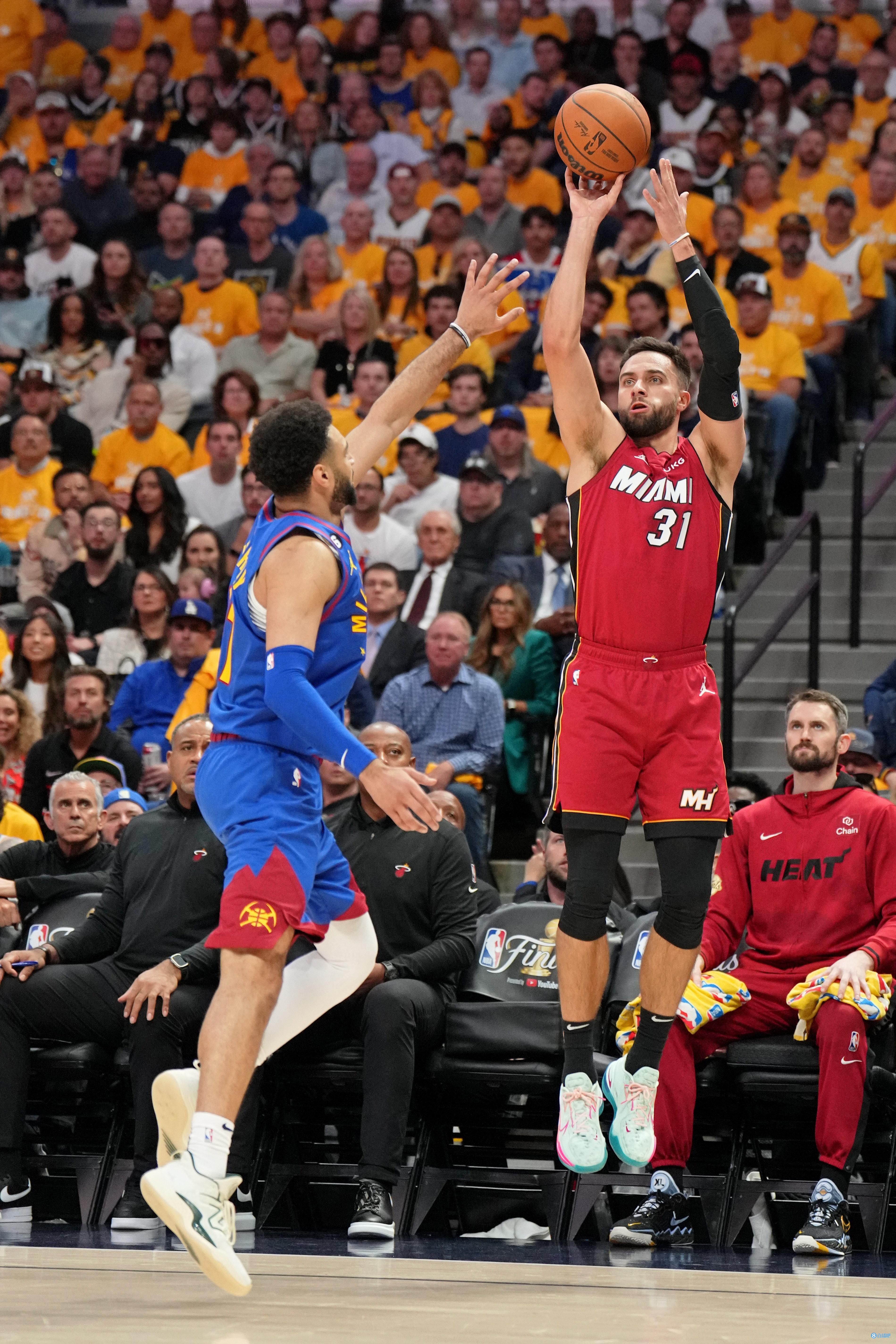 而韩鹏若临 而韩鹏若临