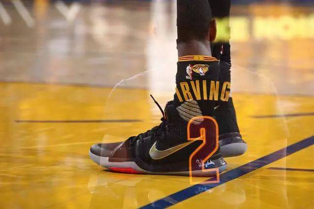 迫使其出球 迫使其出球